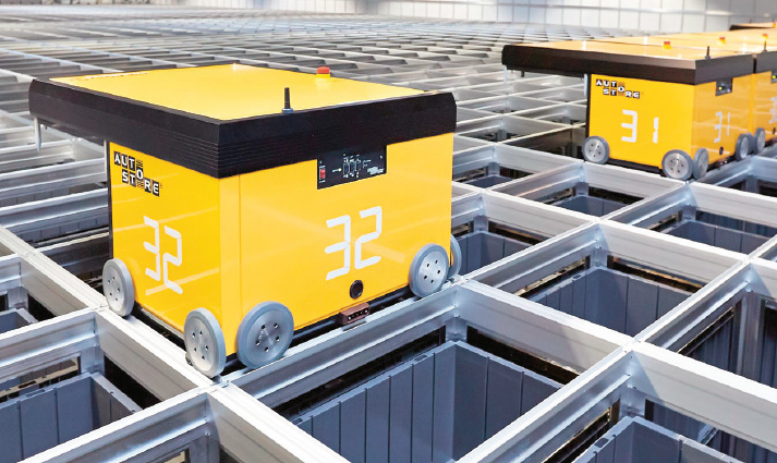 Im Yellowcube bewirtschaften 35 Roboter 32 000 Behälter für Kleinartikel.