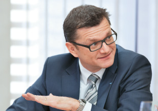 Hansruedi Köng, CEO of PostFinance Ltd